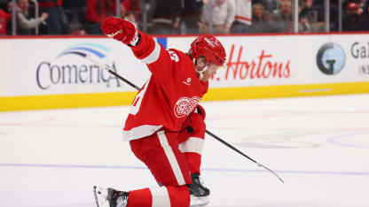 更彰显了他 更彰显了他